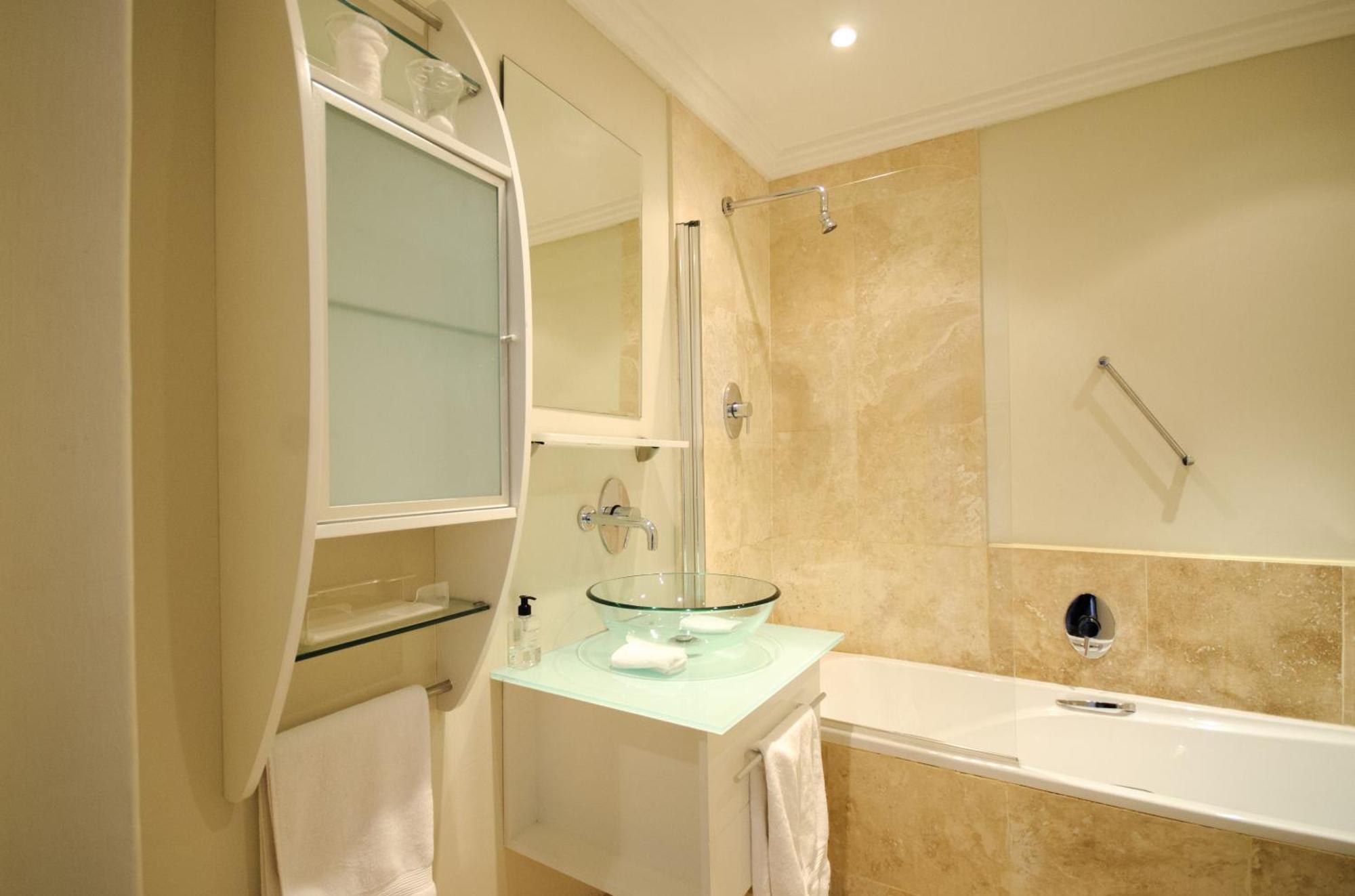 61 On Camps Bay Bed & Breakfast Кейптаун Екстериор снимка