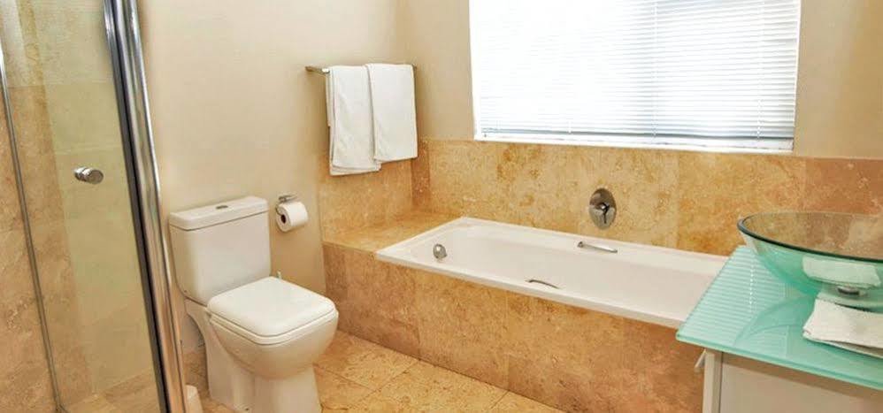 61 On Camps Bay Bed & Breakfast Кейптаун Екстериор снимка